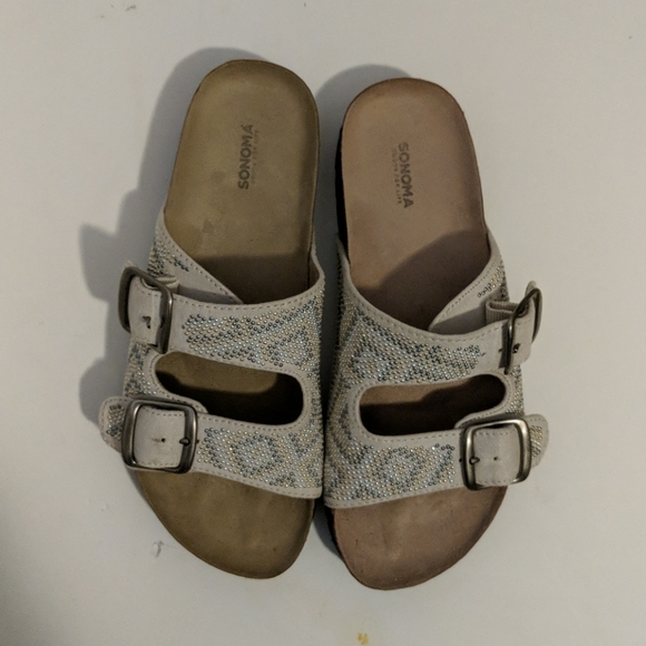 Sonoma sandles with decorative straps - Picture 2 of 6